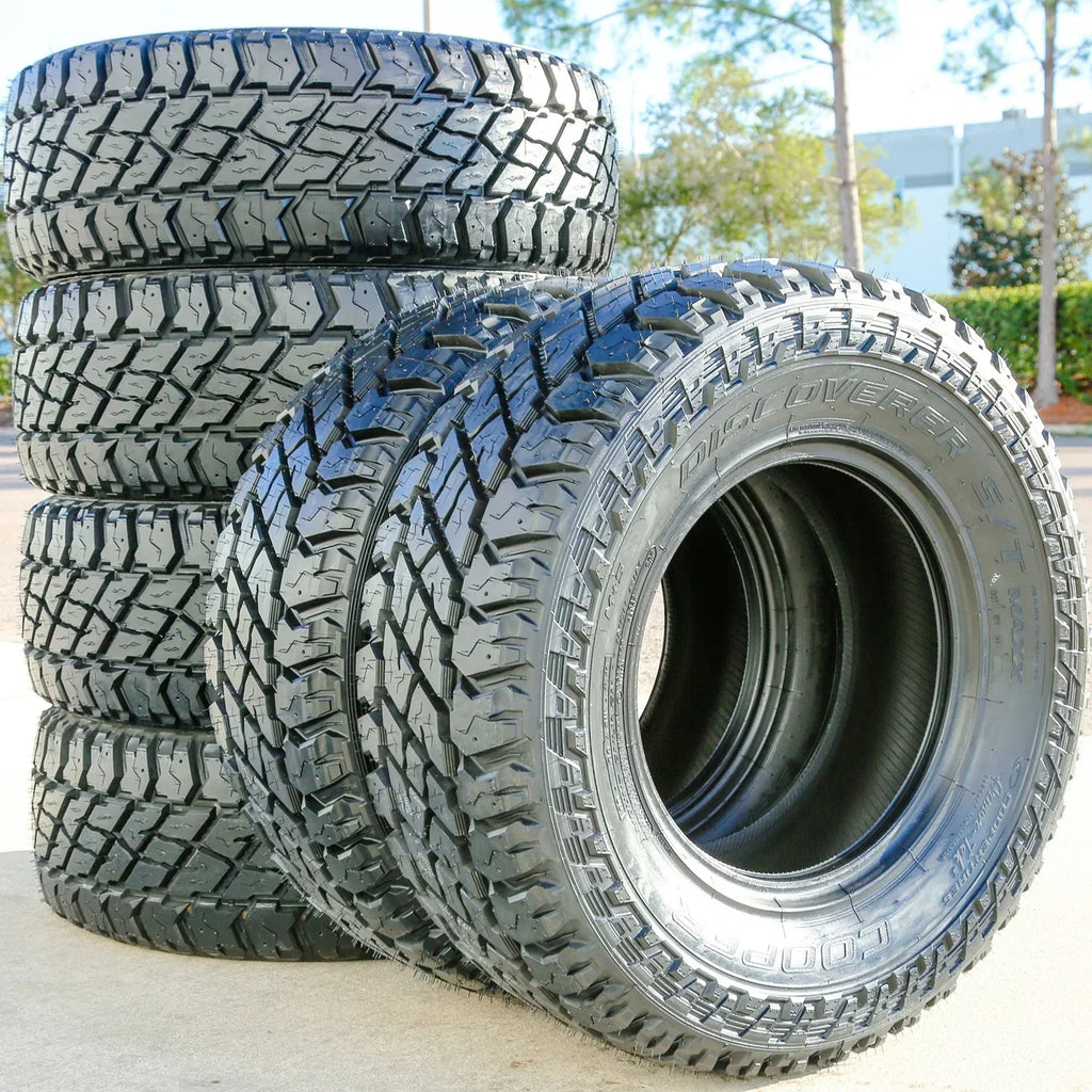 Cooper Discoverer S/T Maxx LT 275/70R18 125/122Q E 10 Ply Mud Tires - Set Of 4