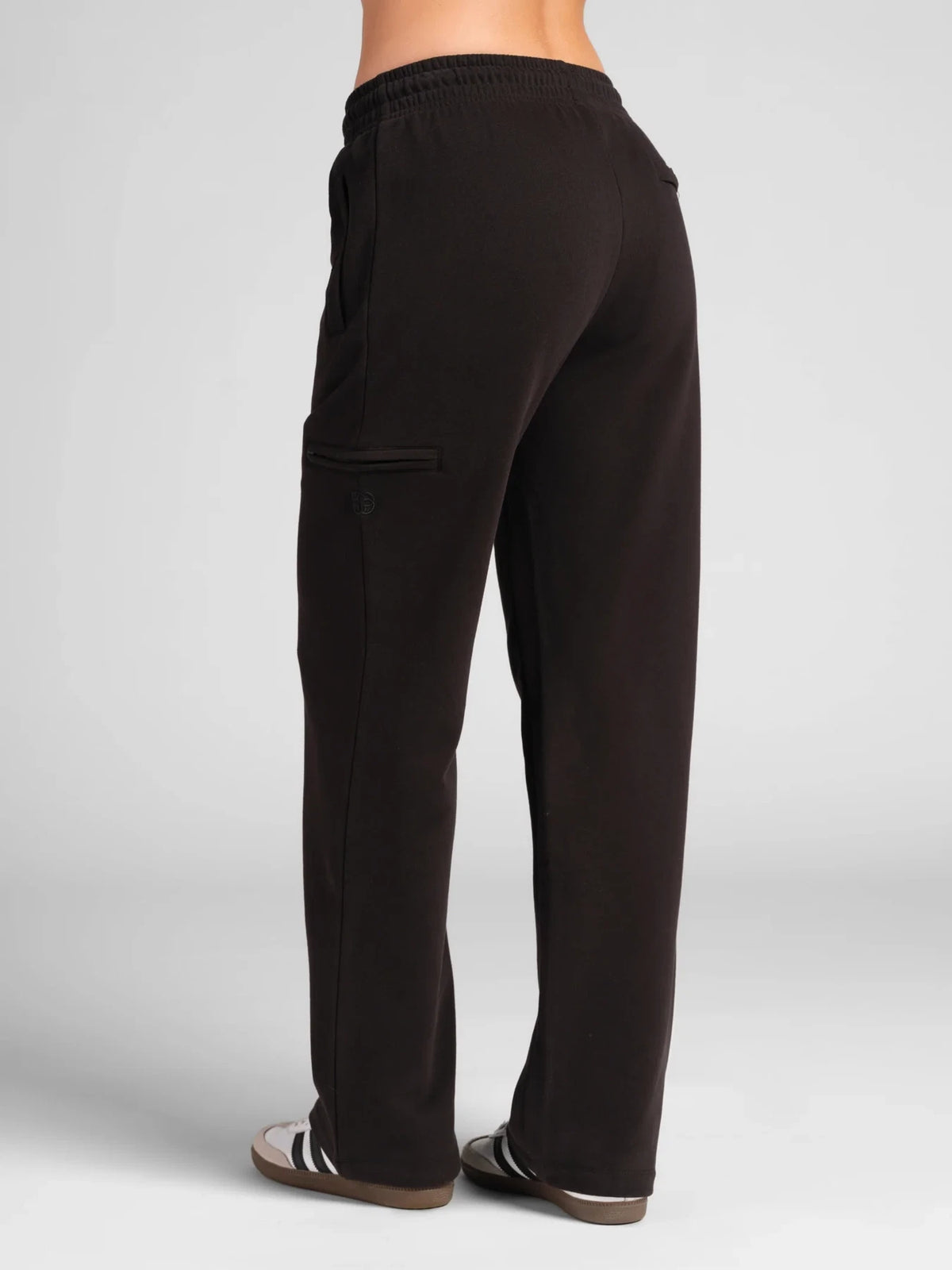 Lightweight Straight Leg Sweatpants - Black